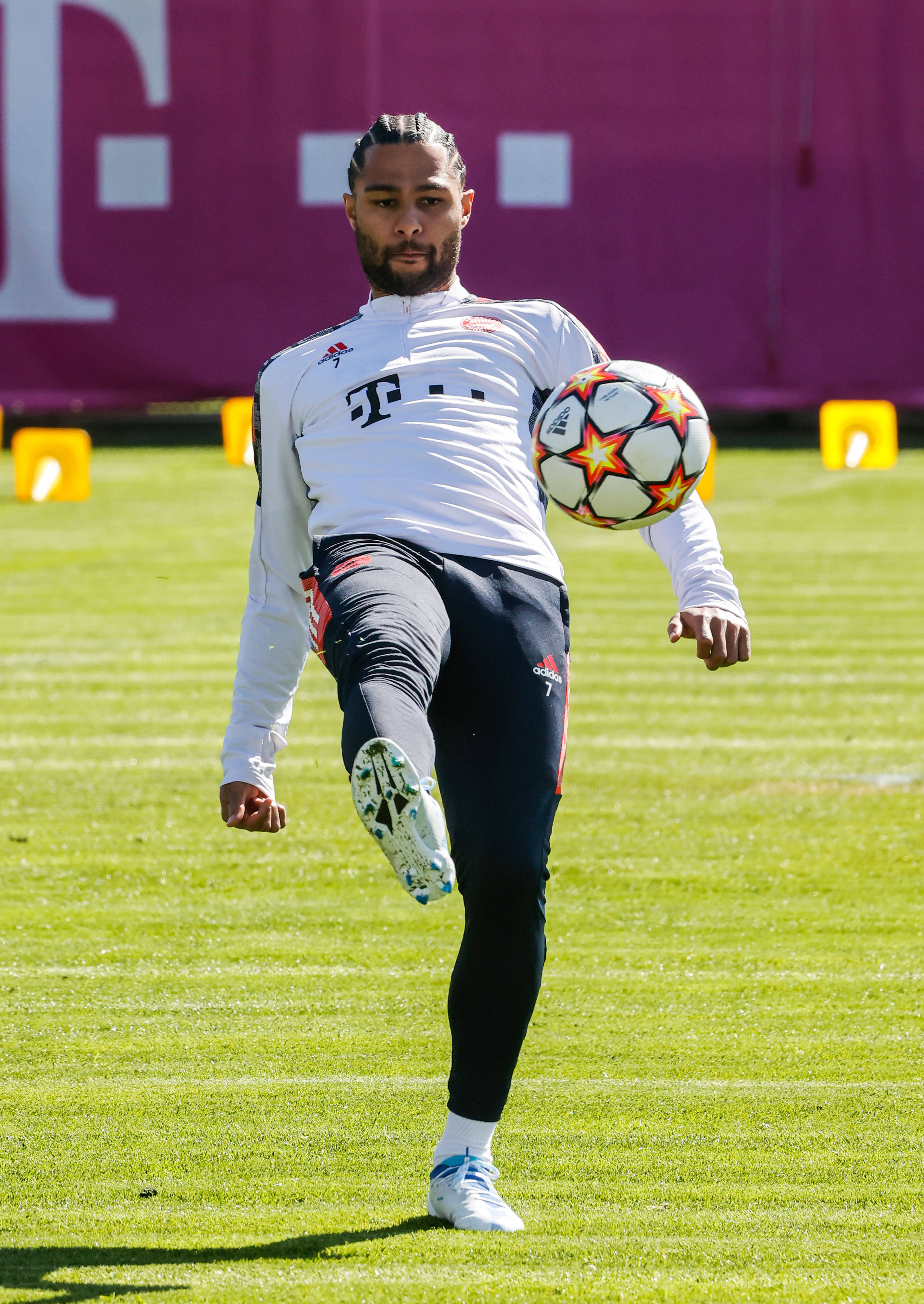 爱游戏体育-拜仁慕尼黑发布备战花絮，赛前刷新队史纪录，意大利杯任务艰巨，细节决定成败的简单介绍