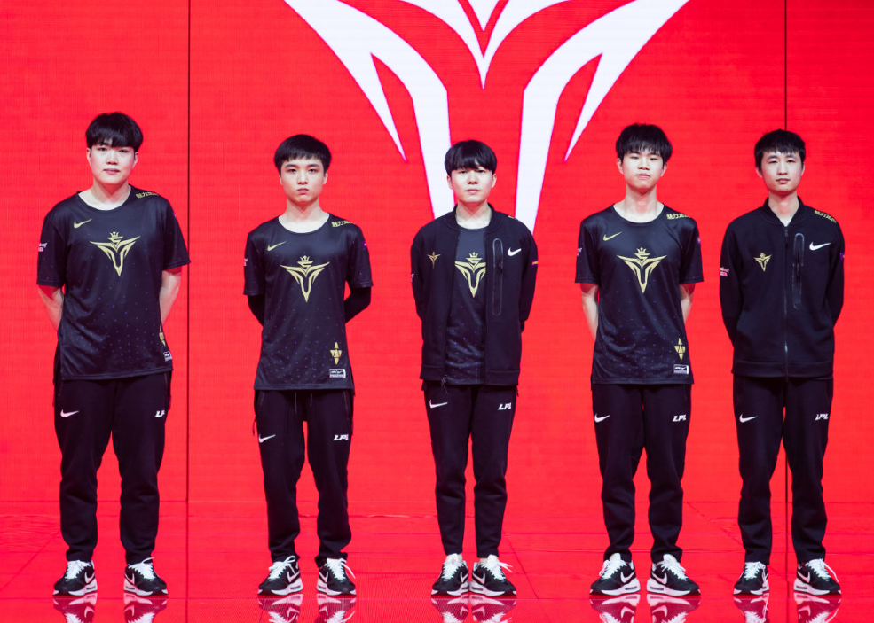 爱游戏体育- 美国队长4鹰队 