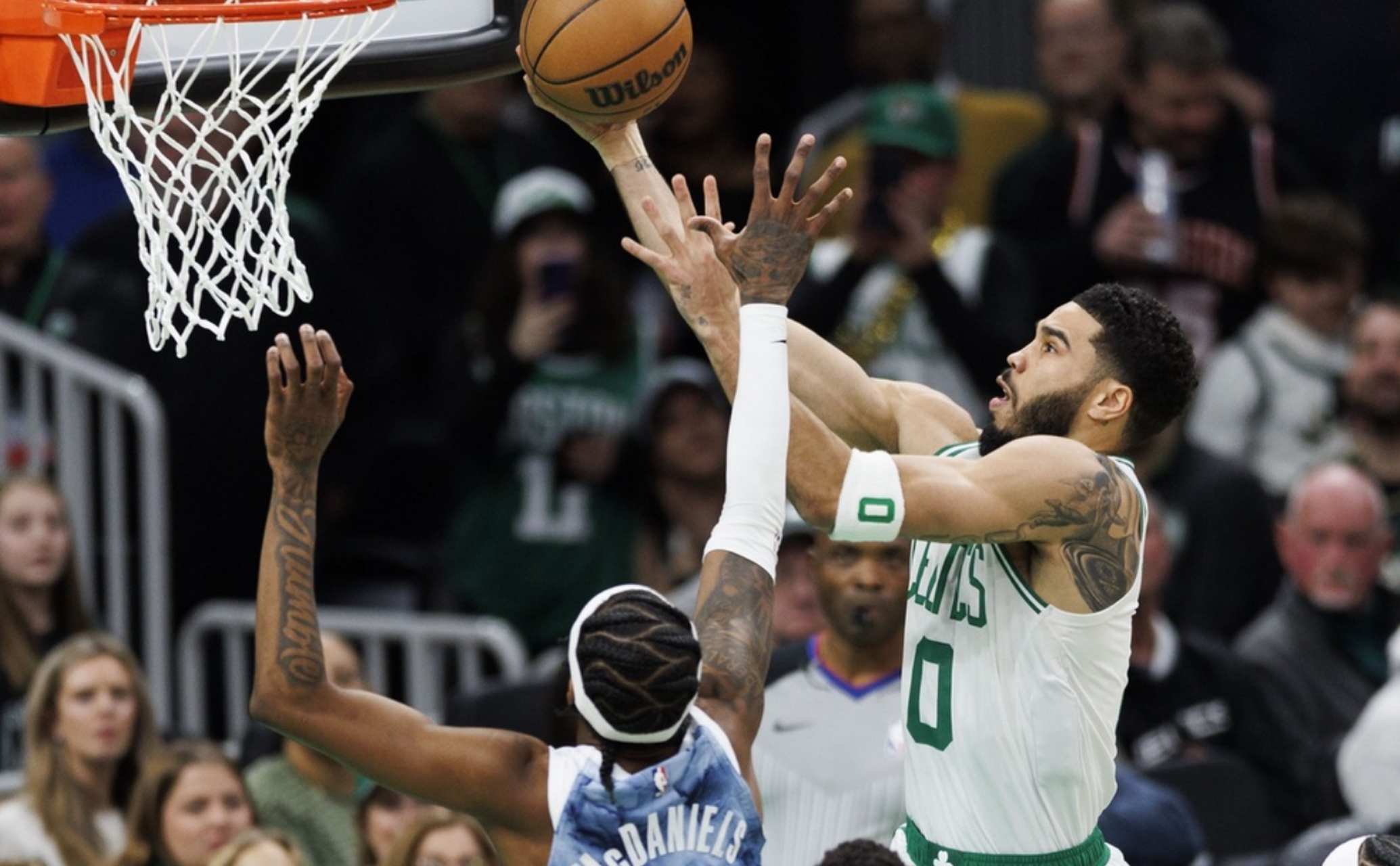 爱游戏体育-塔图姆在热火比赛中势不可挡，关键助攻引发热议！的简单介绍