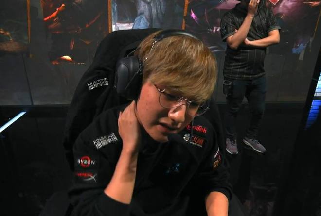 爱游戏体育-关于Uzi新星出色防守表现惊艳，老鹰未来可期！的信息